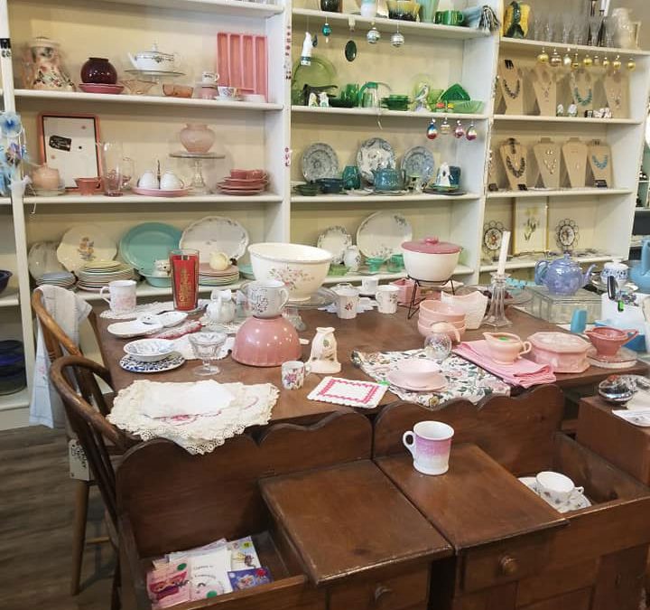 Junkyards-Daughter-Waverly-Dishes-and-Table-Settings