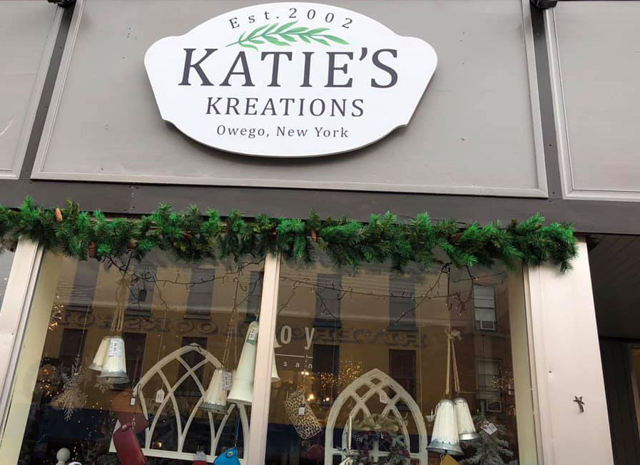 Katie’s-Kreations-Outside-Sign